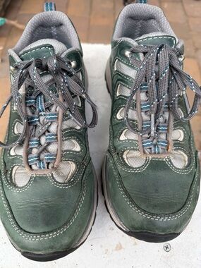 Eddie Bauer Outdoor
Waterproof Guide Pro Hiking Trail Shoe
Women 7.5